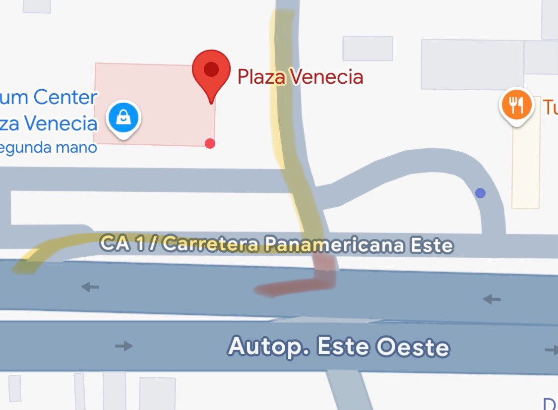 leydiuxES's tweet photo. A la altura de plaza Venecia por la mañana muchos conductores irrespetan el bloqueo de carril para incorporarse a la autopista de Oro lo que genera un caos. La salida ordenada se debe realizar por plaza Venecia. @VMTElSalvador https://t.co/AzVxOIuXLT