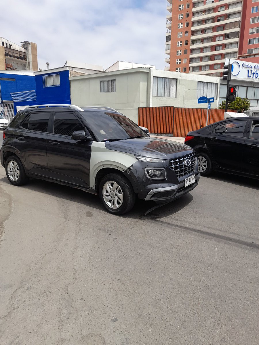 Denunciantofa's tweet photo. Esta gente que no piensa o simplemente no le importa nada, como se les ocurre estacionarse en una esquina y tapando el paso 🤬

@MandrilesChile @biobio
#mandrilesalvolante
#Antofagasta
@TTIAntofagasta https://t.co/DNf8L12ktc