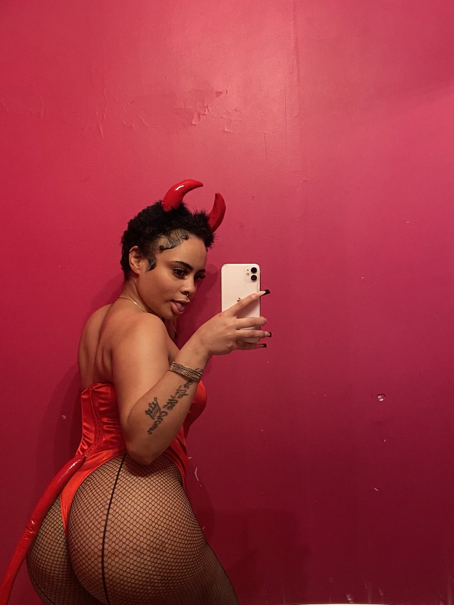 finechyinaa's tweet photo. 😈 https://t.co/tazpkI7aMC