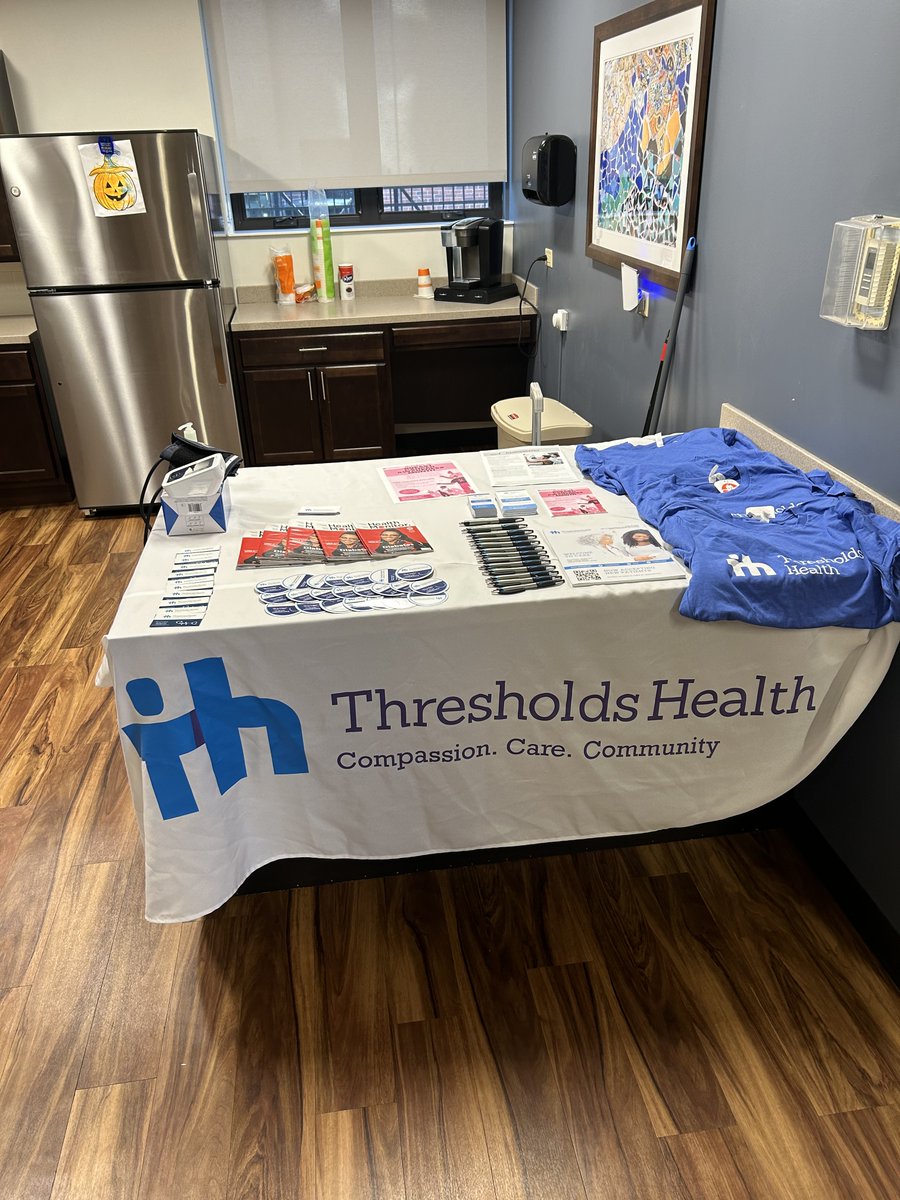 Thresholds_Hlth's tweet photo. Our Community Outreach Specialist, Aasia attended a seniors health fair with Embrace Living Communities last week, promoting blood pressure checks and #BreastCancerAwareness. We can help keep you healthy! Make an appointment with us today at https://t.co/7YvwhS4Ed2. https://t.co/562ZvZOsHk
