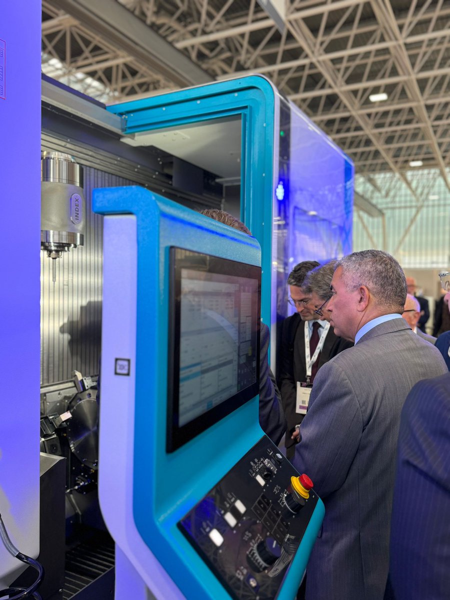 JBenabdillah's tweet image. J'ai participé ce mardi, au nom de la Présidente @CaroleDelga, à l’inauguration de la 19ème édition du Salon #SIANE aux côtés d’élus et de représentants institutionnels. 

La Région Occitanie est fièrement représentée au salon à travers la « Vitrine de l’Industrie du Futur »,