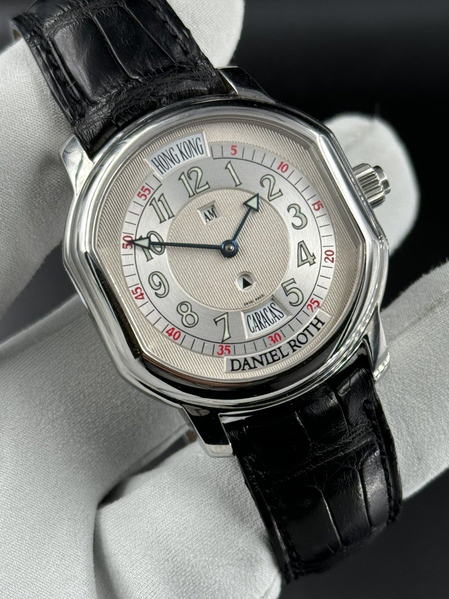fraefede990's tweet photo. Daniel Roth è un produttore di orologi di lusso con sede nella Vallée de Joux , Svizzera . L'azienda è stata creata da Daniel Roth nel 1989 ed è stata acquisita dal Gruppo Bulgari nel 2000 @Bulgariofficial @ROLEX @danielroth @iltempodeiprincipi https://t.co/lw7ZtLFZub