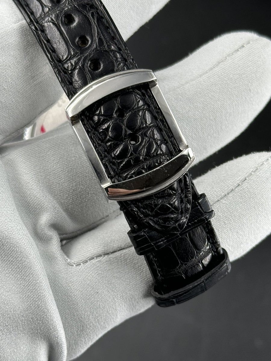 fraefede990's tweet photo. Daniel Roth è un produttore di orologi di lusso con sede nella Vallée de Joux , Svizzera . L'azienda è stata creata da Daniel Roth nel 1989 ed è stata acquisita dal Gruppo Bulgari nel 2000 @Bulgariofficial @ROLEX @danielroth @iltempodeiprincipi https://t.co/lw7ZtLFZub