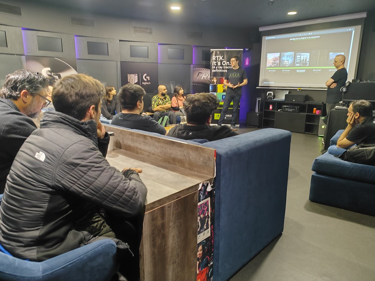 MarketCross's tweet photo. 🚀Estuvimos con NVIDIA en dos eventos estratégicos

Una sesión con los principales medios de #tecnología y #gaming en #Argentina, en la que @nvidia presentó sus soluciones Reflex e #IA, tecnologías que están redefiniendo la experiencia #gamer. https://t.co/TNE1OKPavc