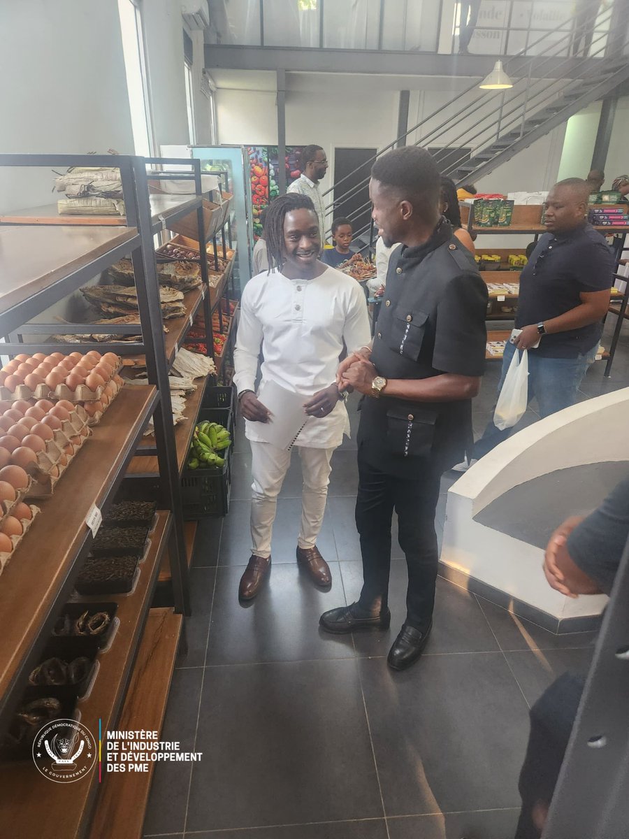 LouisWKabamba's tweet photo. #RDC J'encourage les jeunes filles à entreprendre comme Madame Esther BISHWEKA qui vient d'offrir aux congolais un Super Marché Bio, entièrement consacré à la promotion des produits locaux. 

Le gouvernement est déterminé à accompagner et promouvoir la production locale. https://t.co/9L5oaOIcbs