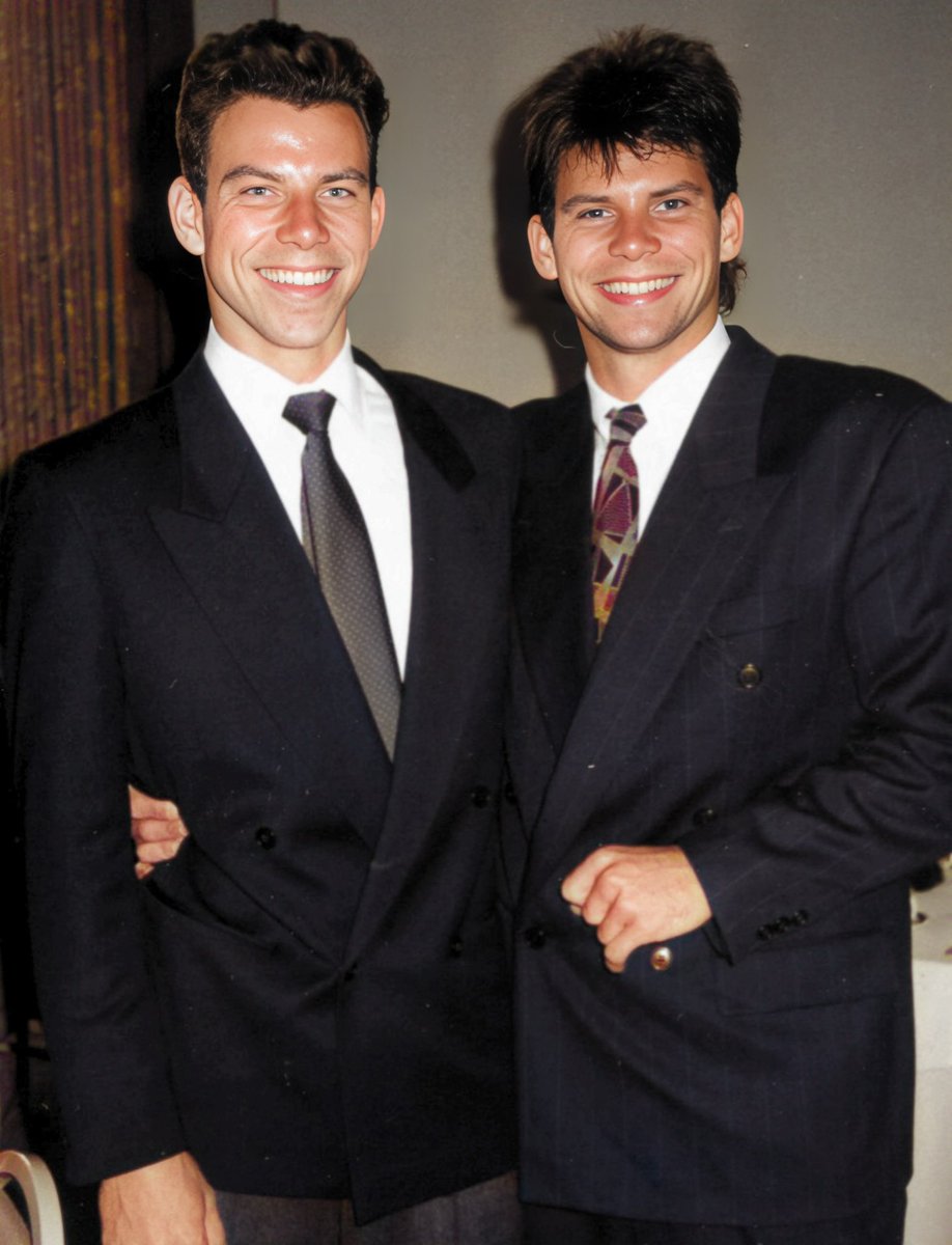 samsunflower_'s tweet photo. PRAYING

                   🕯️         🕯️
        🕯️                               🕯️
                   FREE THE
    🕯       MENENDEZ        🕯️
                 BROTHERS
         🕯️                             🕯️
                   🕯️         🕯️ https://t.co/fr8zFIBxr4