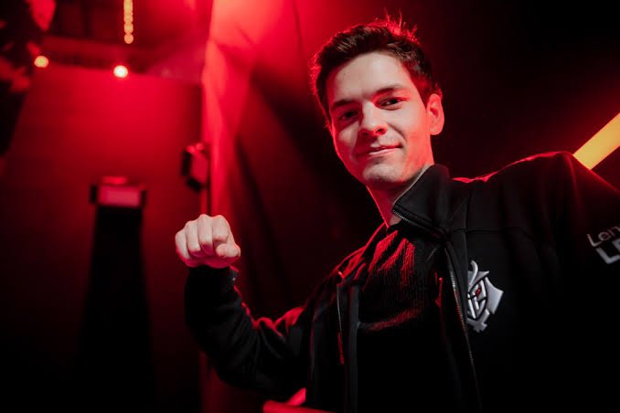 AndrewPe_'s tweet image. Farewell, Mikyx

Today, we bid farewell to not just a player, but a legend—Mikyx. From the moment you returned to G2 in 2023, you reminded us all of what makes this team truly special. Your skill, passion, and dedication brought so many unforgettable moments and an incredible…