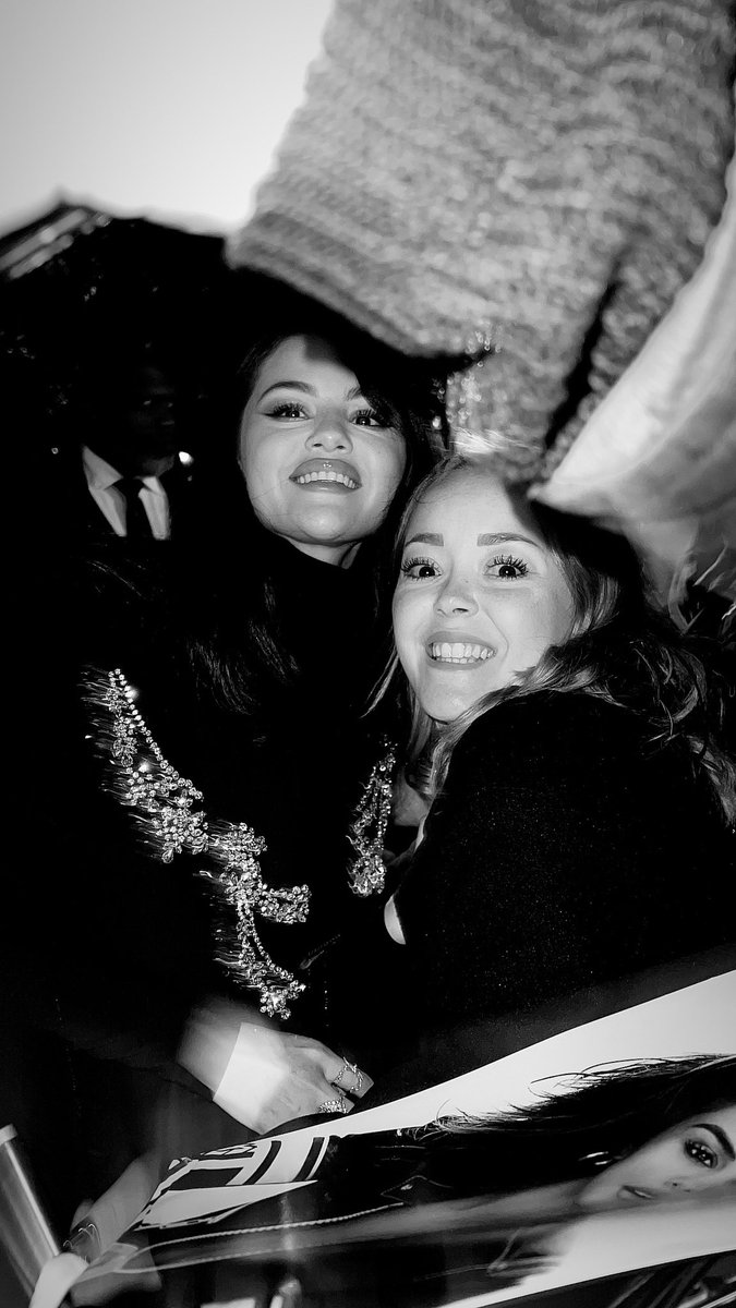 AndreaF778558's tweet photo. “Like a dream come alive,incredible “✨

#selenagomez #londonfilmfest https://t.co/sYvm7pAlfx