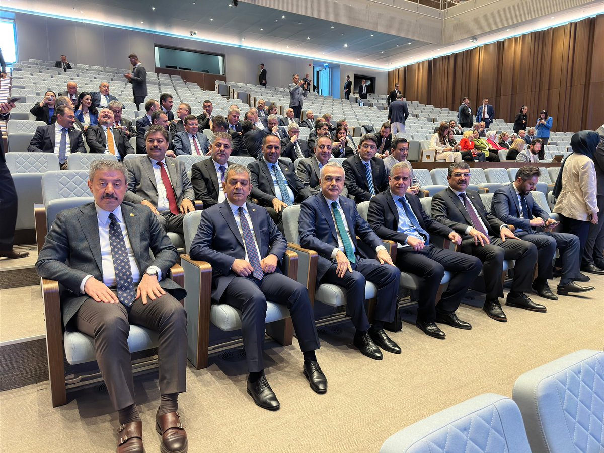 📍 AK Parti Genel Merkezi

Genel Başkan Vekilimiz Sayın Efkan ALA Başkanlığında, Hazine ve Maliye Bakanımız Sayın Mehmet ŞİMŞEK, Genel Başkan Yardımcılarımız ve Milletvekillerimizin katılımlarıyla  “İstikrar ve Reform” programına katılım sağladık.