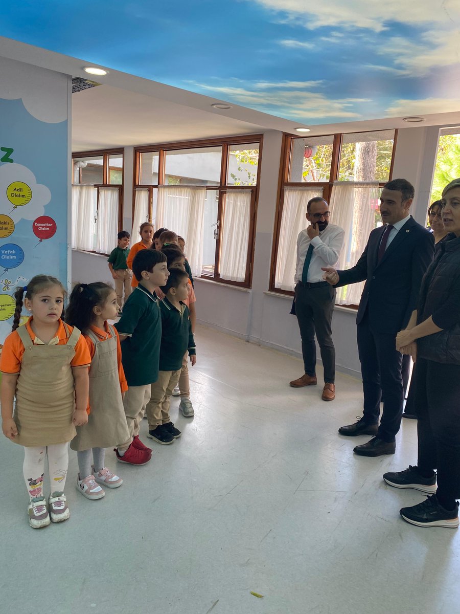 Atailkokul's tweet photo. Kaymakamımız Sayın Recai KARAL okulumuzu ziyaret etti. Okulumuzda incelemelerde bulunan Kaymakam KARAL, okulumuzun mevcut durumu ve ihtiyaçları konusunda bilgi aldı. Öğrencilerle sohbet ederek onların istek ve taleplerini dinledi, derslerinde başarılar diledi. https://t.co/h7C3turg2s