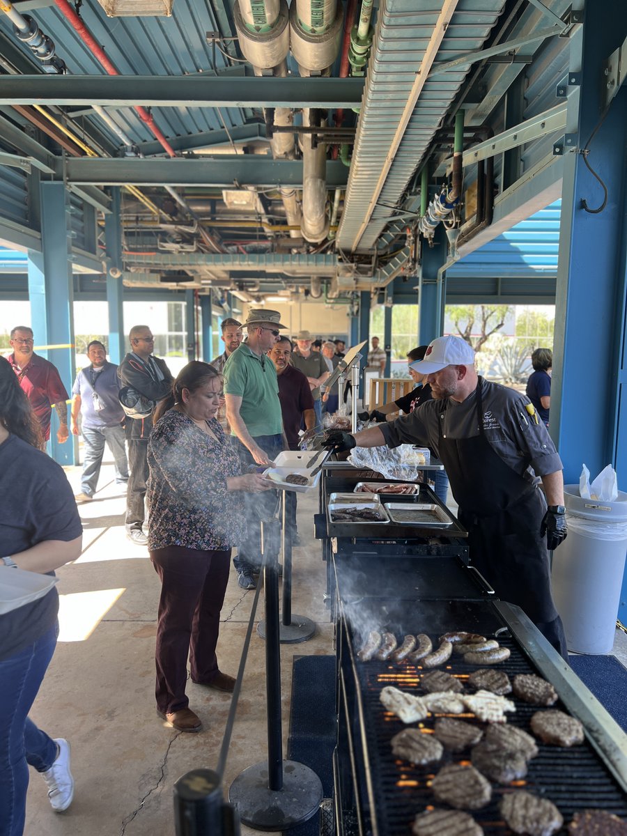 🏈 It’s Homecoming season and we brought our Tech Cats together to celebrate the University of Arizona and 30 years of innovation at Tech Parks Arizona! 🐻 ⬇️ As we celebrate our 30-year anniversary, it is this type of pride, community, and drive that has built our legacy. 💙