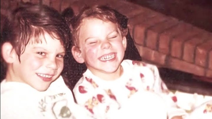 schumisnoopy's tweet photo. after 30 years enough is enough. Erik and Lyle deserve to be free. they worked relentlessly to heal, helping other victims of abuse in the process. I'll always stand for the victims. free them. #JusticeForErikAndLyle

please, SIGN the petition: https://t.co/SwM6zMR2X8 https://t.co/5c4OMxhIeW