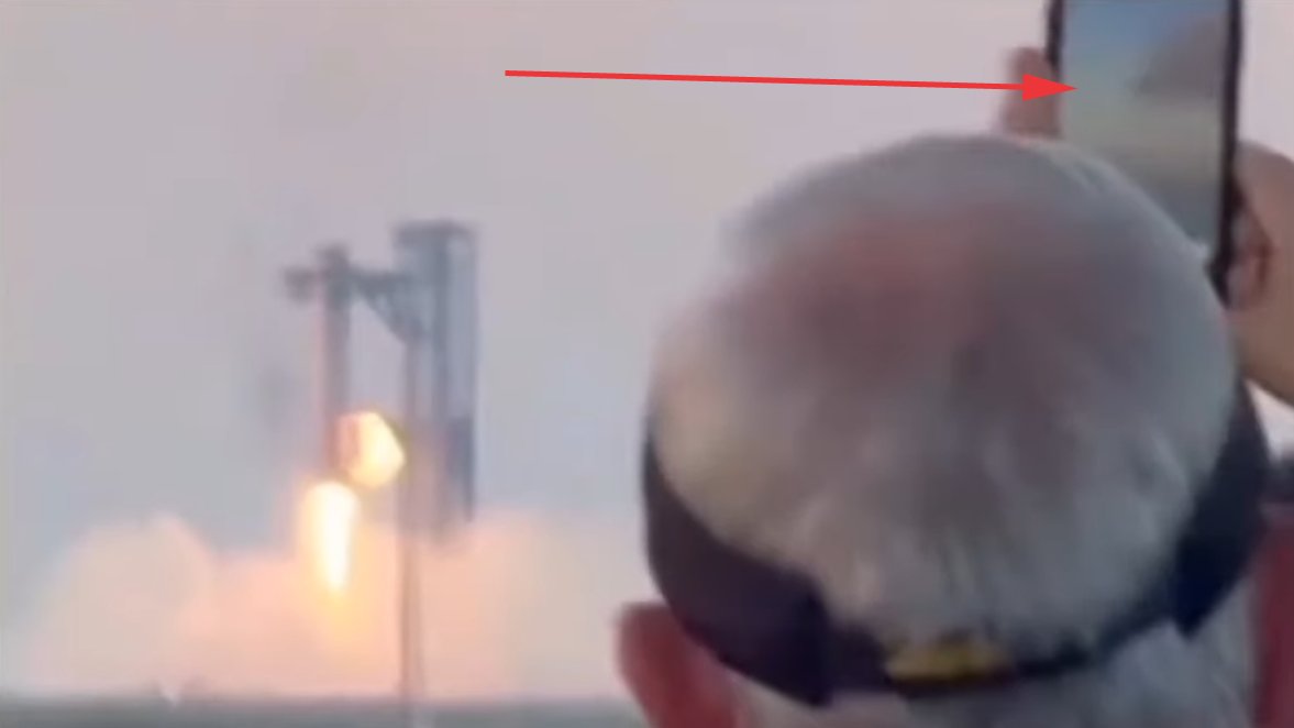 James_Hawke1's tweet image. No rocket or tower image on phone screens of fans. 🤨🚀
#SpaceCrack #SpaceX #FakeSpace