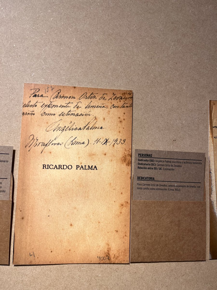 MP_Ainai7's tweet photo. Visitando la exposición #TeLoDedico, de @bibliopucp, conocí en vivo y directo a @flauperendia, artista visual que hace un trabajo maravilloso con los archivos y las genealogías femeninas y feministas.
No se pierdan su libro “La niña del archivo” y las dedicatorias exhibidas. https://t.co/cEwOEGn6ES