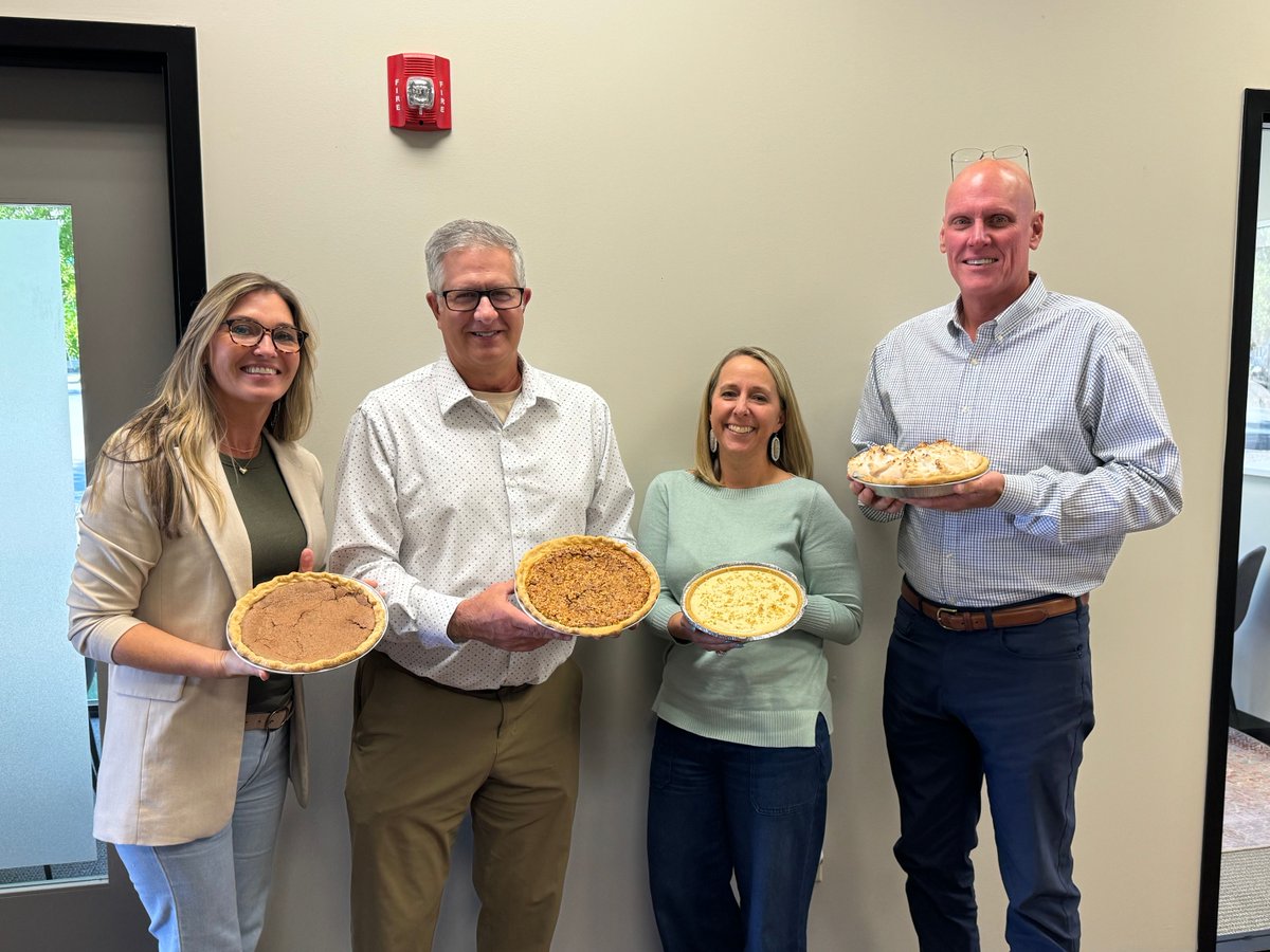 swk_of's tweet image. These pies were sweet but the client that brought them is even sweeter! What a kind gesture &amp;amp; we are so appreciative!