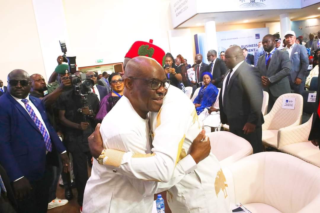 possible1001's tweet image. FCTA PRESS RELEASE

ABUJA IS OPEN FOR BUSINESS -WIKE

…AS AICL  HOLDS FIRST INVESTMENT SUMMIT

1.  The Honourable Minister of the Federal Capital Territory Barr. @GovWike has called for investments in the FCT&apos;s real estate, agriculture, tourism, mining, renewable energy, and...