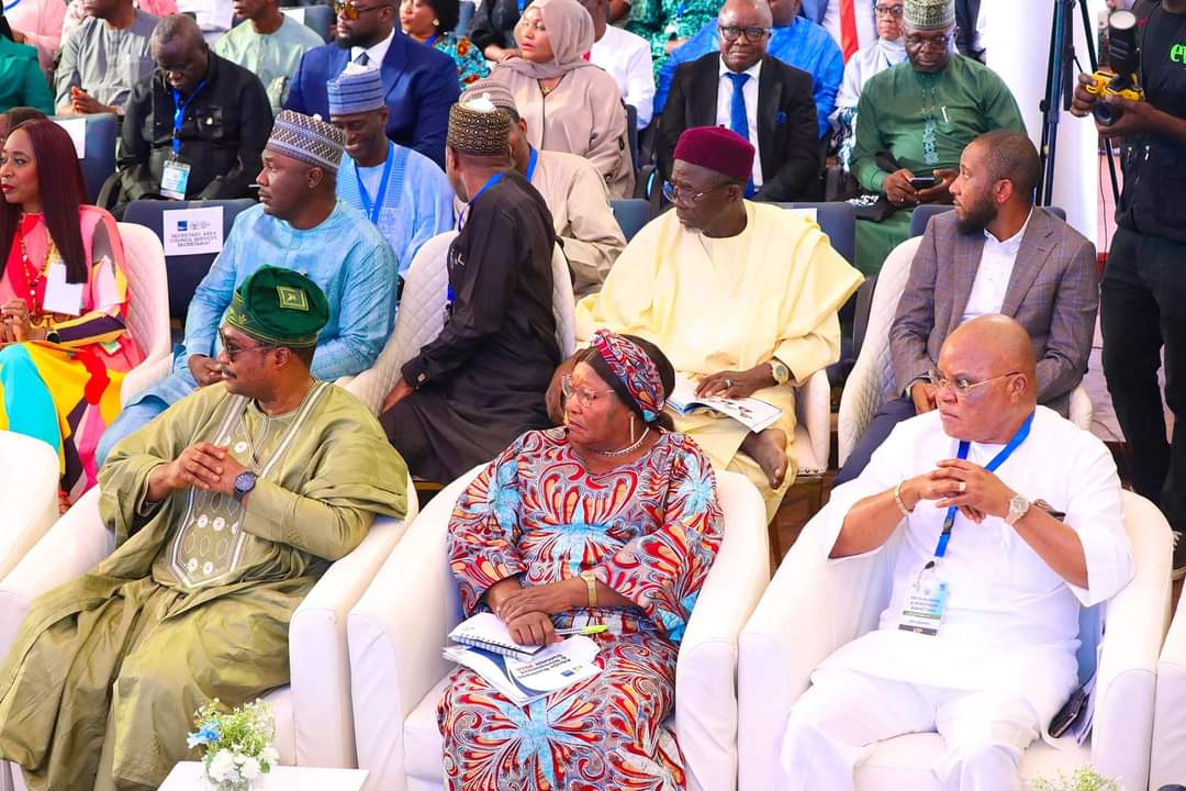 possible1001's tweet image. FCTA PRESS RELEASE

ABUJA IS OPEN FOR BUSINESS -WIKE

…AS AICL  HOLDS FIRST INVESTMENT SUMMIT

1.  The Honourable Minister of the Federal Capital Territory Barr. @GovWike has called for investments in the FCT&apos;s real estate, agriculture, tourism, mining, renewable energy, and...