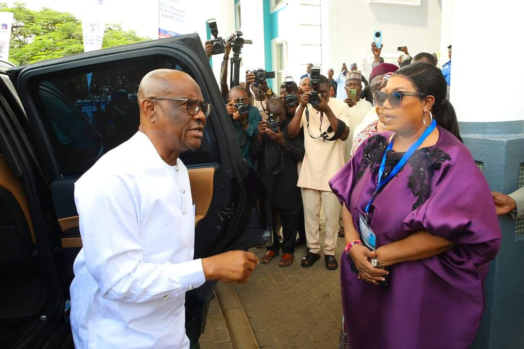 possible1001's tweet image. FCTA PRESS RELEASE

ABUJA IS OPEN FOR BUSINESS -WIKE

…AS AICL  HOLDS FIRST INVESTMENT SUMMIT

1.  The Honourable Minister of the Federal Capital Territory Barr. @GovWike has called for investments in the FCT&apos;s real estate, agriculture, tourism, mining, renewable energy, and...