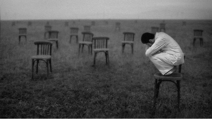 "Anlamak isteyen sesinden de anlar, sessizliğinden de.."

Paulo Coelho