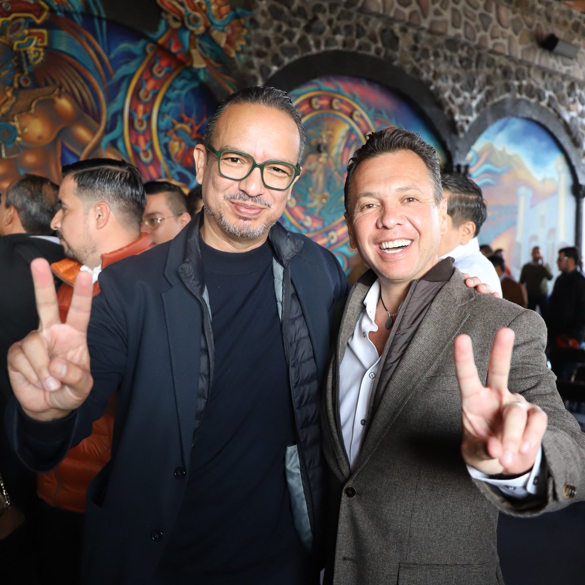 Luis Cisneros (@luiscisnerosq) on Twitter photo Muchas felicidades Gobernador <a href="/PabloLemusN/">Pablo Lemus Navarro</a> La voluntad de las y los jaliscienses se ha respetado; se le dio la razón a quien siempre la tuvo. Es tiempo de mirar hacia el futuro. Estamos listos para hacer el mejor gobierno de la historia.
¡Ánimo Jalisco! ¡Tenemos Gobernador! Muchas felicidades Gobernador <a href="/PabloLemusN/">Pablo Lemus Navarro</a> La voluntad de las y los jaliscienses se ha respetado; se le dio la razón a quien siempre la tuvo. Es tiempo de mirar hacia el futuro. Estamos listos para hacer el mejor gobierno de la historia.
¡Ánimo Jalisco! ¡Tenemos Gobernador!