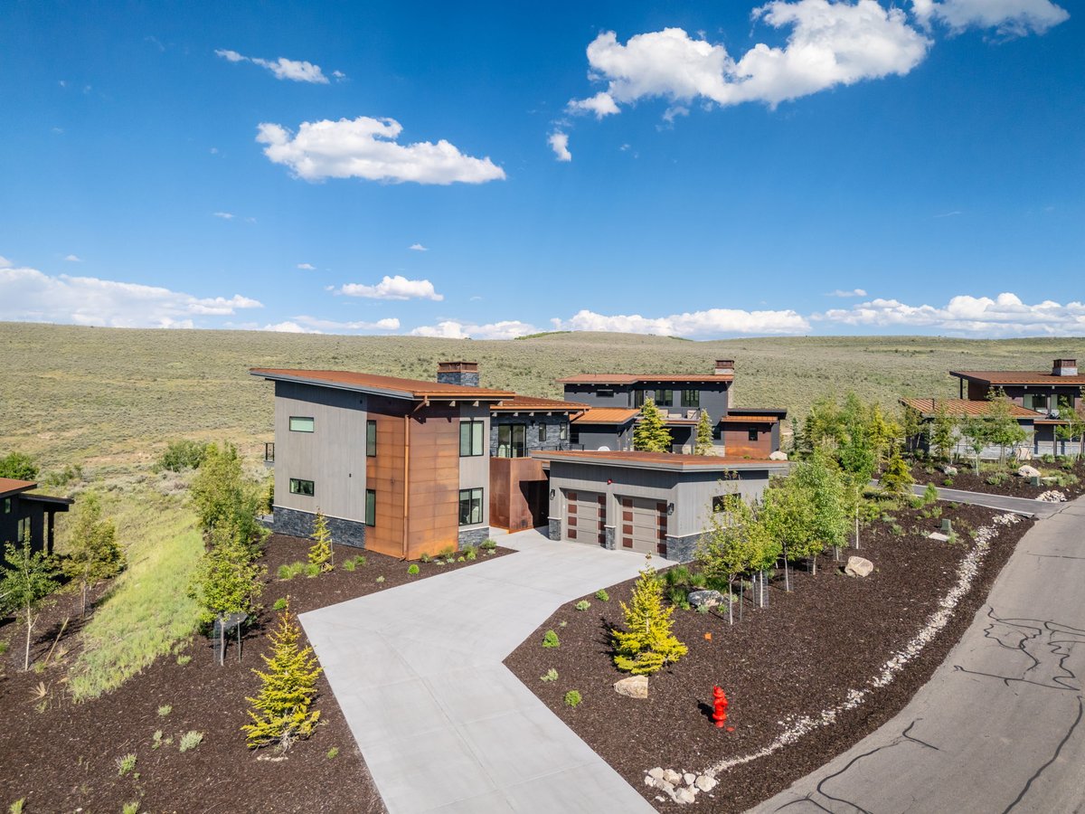 taraparas's tweet photo. 🎈🎈Come Tour this exquisite Park City Home on Sat 10/19 from 11-1 pm. 🎉
🌟 For Sale: Luxurious Home in Promontory, Park City, UT 🌟 📍 Address:** 7196 W Golden Bear Loop #80, Park City, UT 84098 💰 List Price:** $2,675,000 🏡 MLS#:** 2005055 🛏️ 3 Beds | 🛁 2 Full Baths, 2 Par https://t.co/KUs9WGSN8w