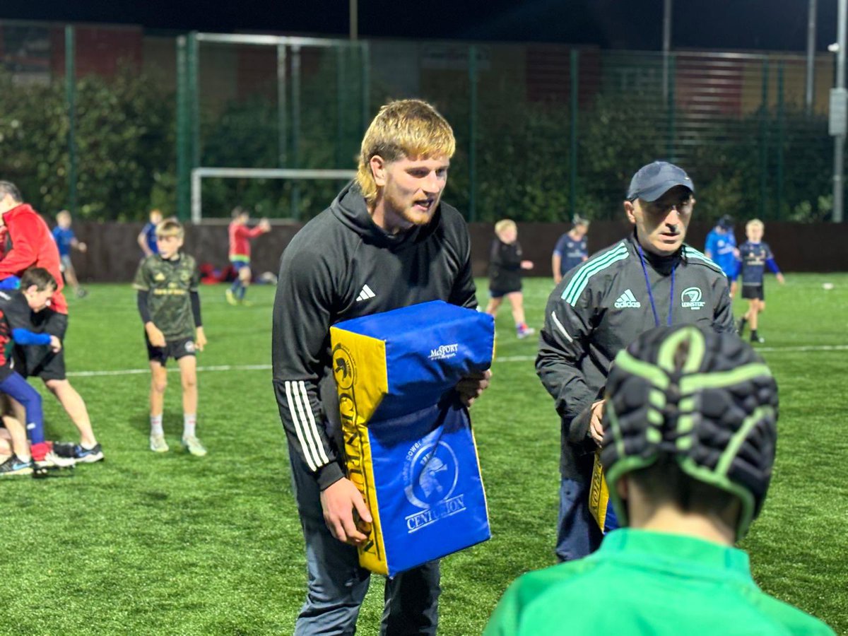 Great to see Leinster and Ireland rugby star Joe McCarthy passing on some advice to u13 coaches and players tonight #givingback #grassrootstugby <a href="/leinsterrugby/">Leinster Rugby</a> @JSCROdlr