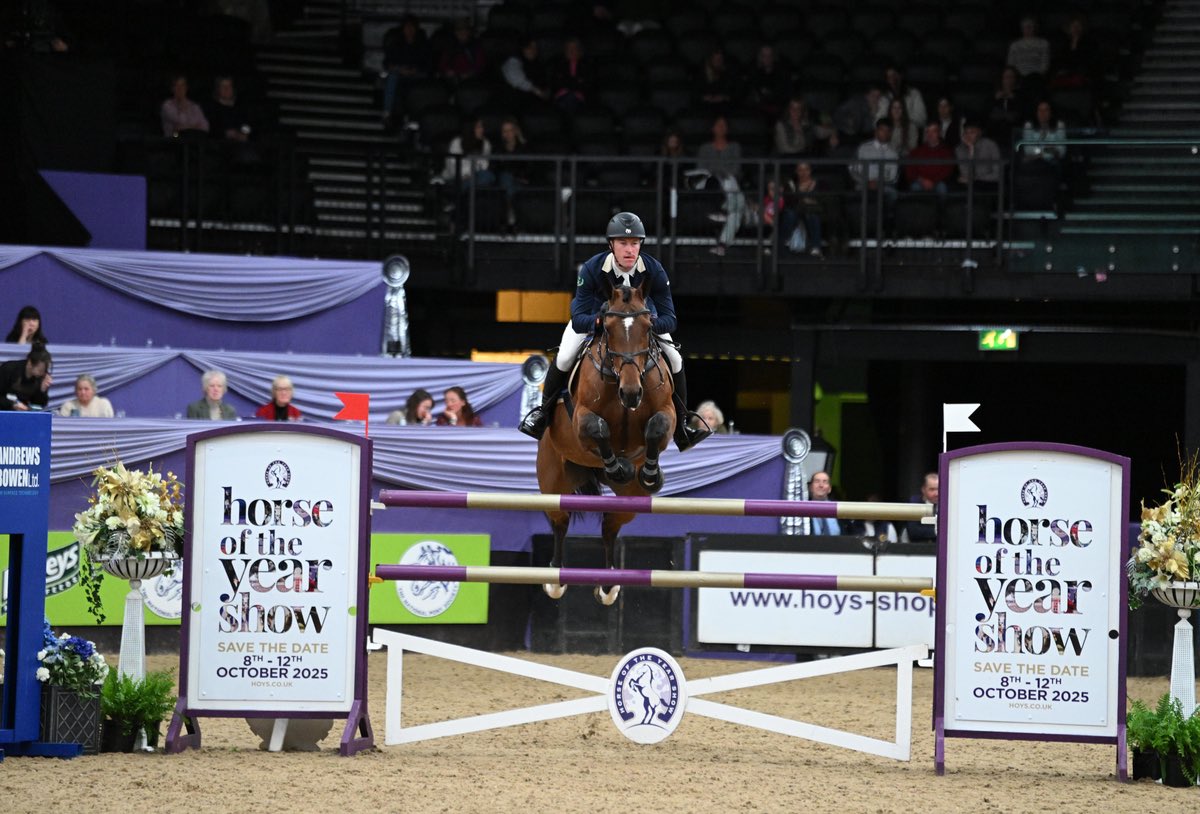 The two mares, Spirit and Carlina putting in great performances at Horse of the Year show last weekend. Always a pleasure to ride there in front of the fantastic home crowd. See you all next year 🙌🟣 #hoys #2024 #nec #birmingham #showjumping #horses #equestrian