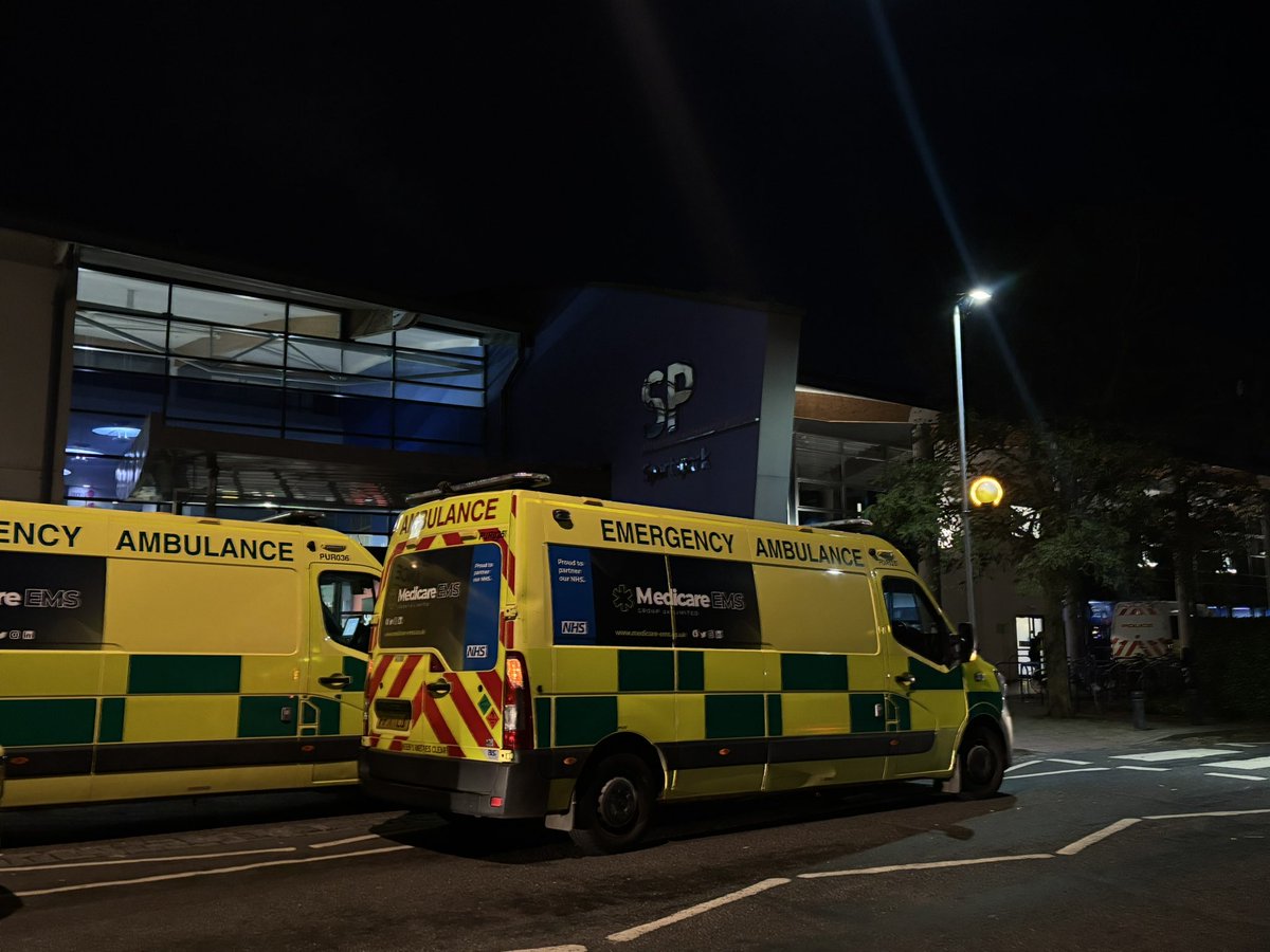 MaddyMcniven's tweet image. Currently outside the Sports Park on UEA campus - major police presence with police stationed all round the building. The Sports Park is closed after evacuating earlier this evening. 
#uea #sportspark #Norwich
