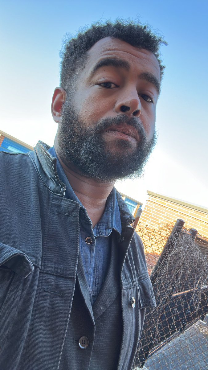 Colorme_Forest's tweet image. I’m actually having a decent day despite my facial expressions