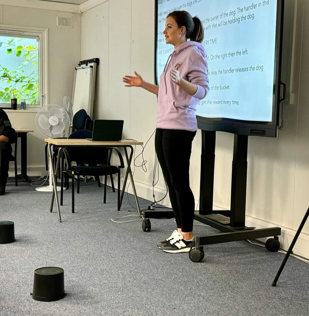 Hants_IOW Fire Dogs tweet media