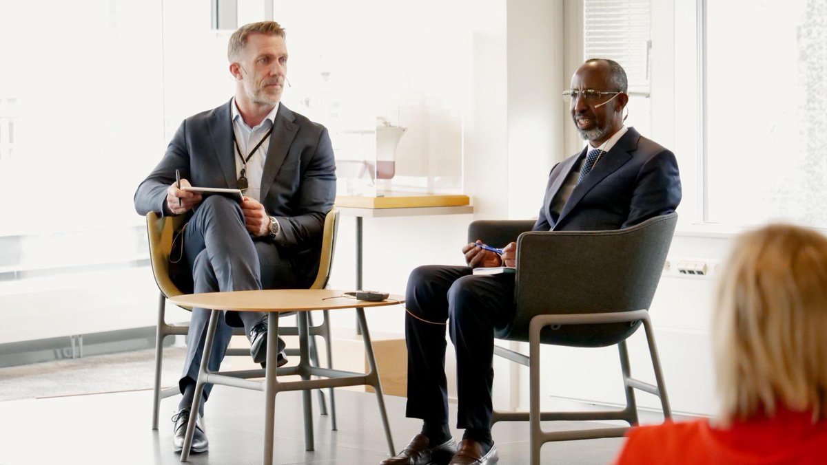 moechesomalia's tweet photo. During his visit to Norway, Minister @faaraxsheekh led a Q&amp;A with the @NORADno education team and key stakeholders, focusing on strengthening partnerships to improve education in Somalia. #EducationForAll https://t.co/WUPv0gcWZS