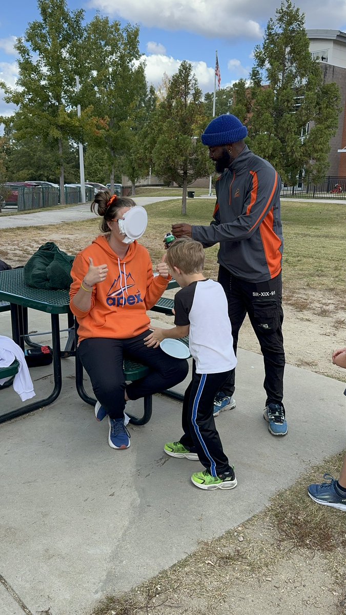 Last nights challenge winners got to pie and apex team member! Tonight there are 2 ✌️challenges! Pledge challenge and Share challenge foxes 🦊 winners will get to mummify an Apex member!