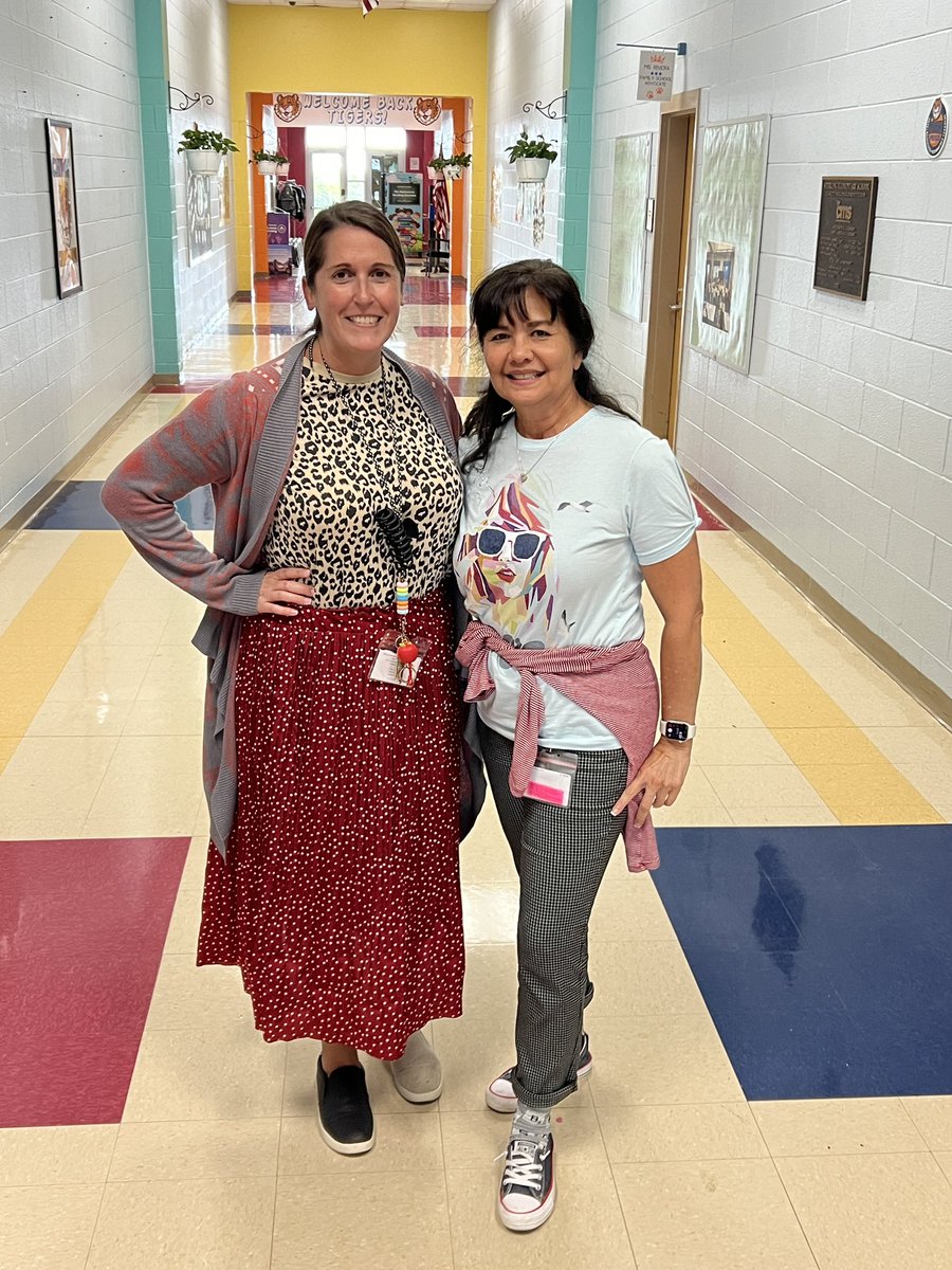 SterlingElemen1's tweet photo. “Mismatch Day” is always a staff favorite here at Sterling! Clearly we love patterns! #sterlingpride🐯 #SpiritDay #mismatchday https://t.co/Z5zHce5QsC