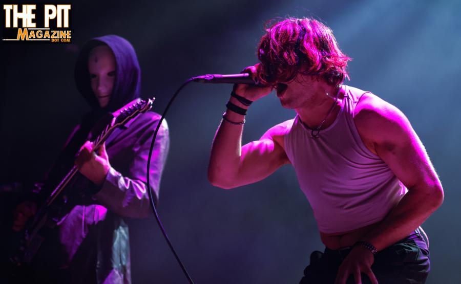 ThePitMagazine's tweet photo. Hey all! Check out the photos and review of @UnderoathBand and @staticdress at @ThePageantSTL by #sevaunaphotography in The Pit! https://t.co/ijbwJxK3tK #thepitmagazine #thepageant #staticdress #underoath #concertphotography #musicnerds https://t.co/EHGMIx2oyF