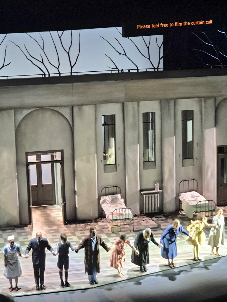 Ed Beveridge (@dredbeveridge) on Twitter photo Turn of the Screw <a href="/E_N_O/">English National Opera</a>
is excellent, among best sung/played I've heard.
The <a href="/Bayluh/">Isabella Bywater</a> production wears its premise lightly, is full of ambiguity and looks fabulous (and I don't usually ❤️ projections...)
Brilliant work from <a href="/DuncanWardMusic/">Duncan Ward</a> & the orchestra
#ENOTurnoftheScrew Turn of the Screw <a href="/E_N_O/">English National Opera</a>
is excellent, among best sung/played I've heard.
The <a href="/Bayluh/">Isabella Bywater</a> production wears its premise lightly, is full of ambiguity and looks fabulous (and I don't usually ❤️ projections...)
Brilliant work from <a href="/DuncanWardMusic/">Duncan Ward</a> & the orchestra
#ENOTurnoftheScrew
