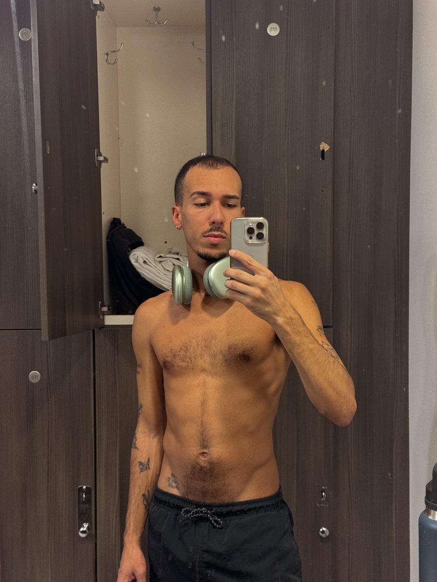 alexallure777's tweet photo. gym 💪🏼 https://t.co/hnIcBSQvm7