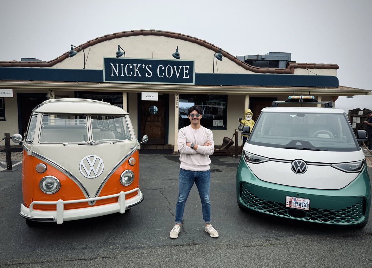 nandoprince93's tweet photo. Absolute Icon of a car
@VW ID Buzz is a head turner π€―
Would you drive this car? π€
#VWIDBUZZ #VWtestdrive https://t.co/FqY04pgKgy