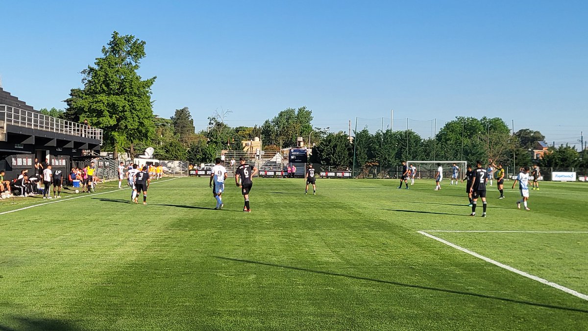 RiestraDxtivo32's tweet photo. 🏆 COPA PROYECCIÓN 
.
Por la fecha N°12 #Riestra superó por 1 a 0 a #IndependienteRivadavia, con gol de Emilio #Figueredo en la segunda parte.
.
El conjunto de Denis #Segovia se ubica 12° con 9 puntos, el próximo rival será #AtléticoTucuman el Jueves 24/10 a las 19hs https://t.co/DXw7sojUAA