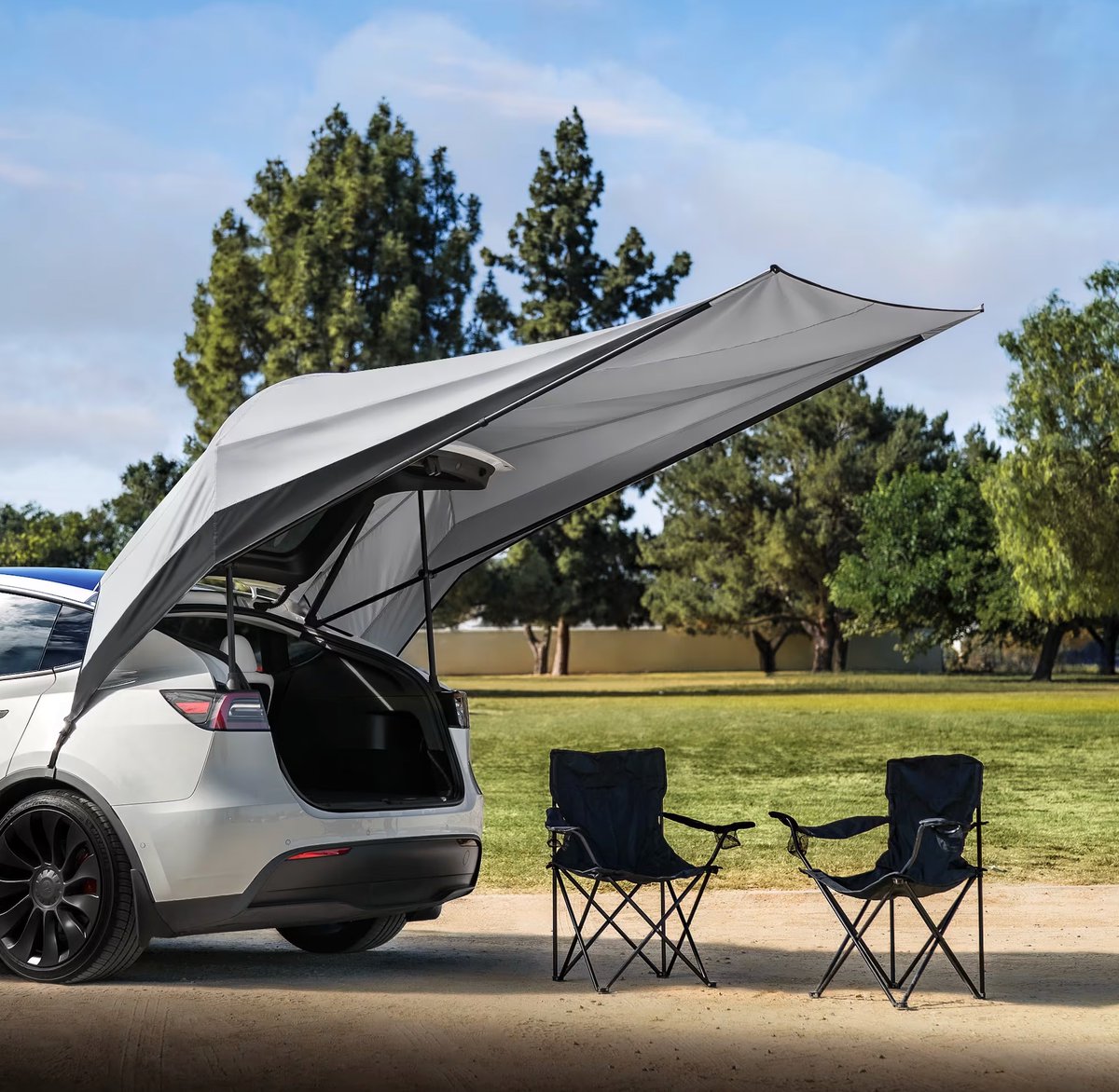 テスラは米国でモデルYのリアキャノピーを150ドルで発売した。 「銀 