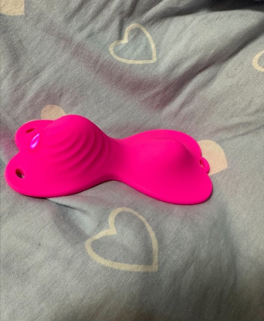 khilanii's tweet photo. My scissoring toy’s finally here 😭 https://t.co/8ofz85hnxj