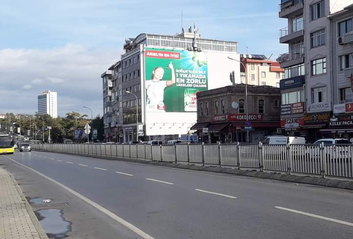 #Kadıköy
Rıhtım Caddesi
1980 ve 17 Ekim 2023
📷 <a href="/adnagam_/">Gürsel Dikgöz 🇹🇷</a>