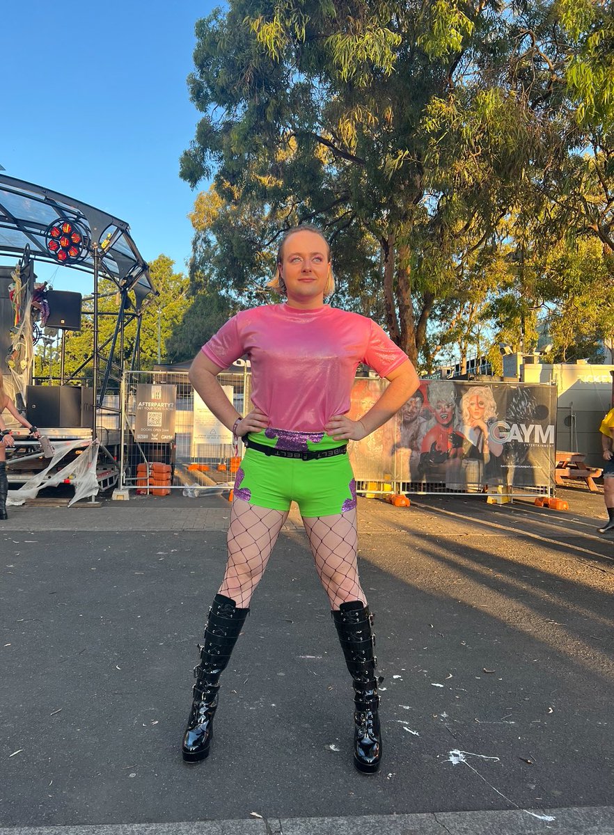 Read me to filth <a href="/trixiemattel/">Trixie Mattel™</a> <a href="/katya_zamo/">Katya</a> #showusyourcostume #patrickstar #spongebob #halloween