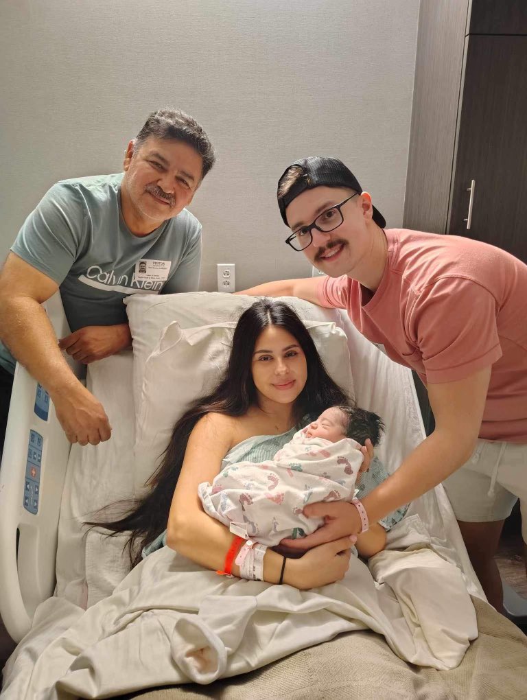 Rallied's tweet photo. Welcome to the world, Violet. She came out looking stunning just like mom.

Val absolutely aced labor, only 4 hours, no epidural, she’s built different. https://t.co/idydvvoPxP