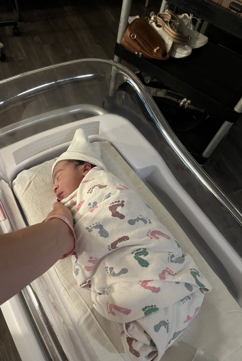 Rallied's tweet photo. Welcome to the world, Violet. She came out looking stunning just like mom.

Val absolutely aced labor, only 4 hours, no epidural, she’s built different. https://t.co/idydvvoPxP