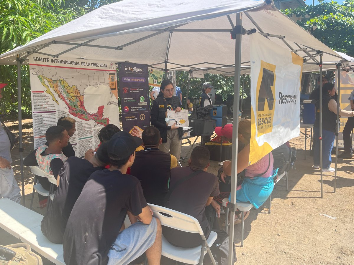 DMiliband's tweet photo. @RESCUEorg has partnered with Mexico to strengthen their asylum system. Our mobile units provide hydration, phone charging and information. Our platform, https://t.co/sdg25EkqXw, provides 700k people a year w/vital info and resources. A big thanks to everyone on our Mexico team. https://t.co/WtTCeWkUYD