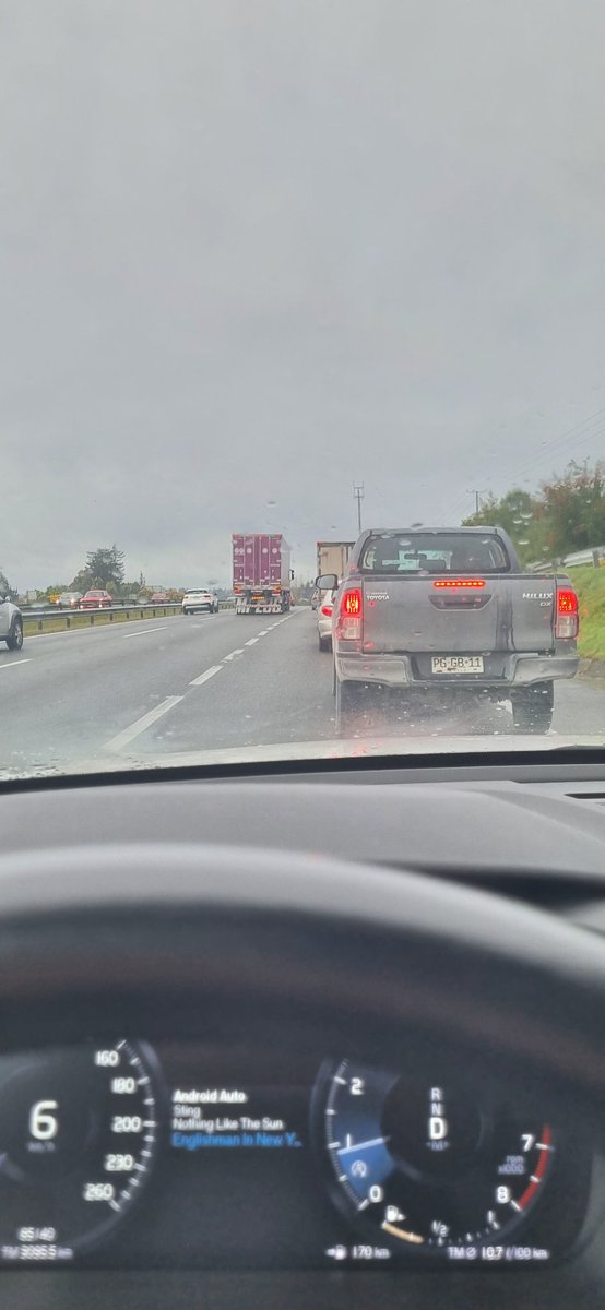 Más de 1 kilómetros de taco sobre la carretera para entrar a puerto varas.

Parte causante;
3 lomos de toro acceso sur
No contar con tag

Alguien tiene que morir para que lo solucionen?
<a href="/TomasGarate/">Tomás Gárate Silva</a>
<a href="/jamesfrycarey/">James Fry</a> 
<a href="/abernales/">Alejandro Bernales 🇨🇱</a> <a href="/fidelsenador/">Fidel Espinoza Sandoval</a>  <a href="/rkuschels/">Ricardo Kuschel Silva 🇨🇱</a> <a href="/ivanmoreirab/">Iván Moreira Barros</a> <a href="/ale_santanat/">Alejandro Santana Tirachini</a>