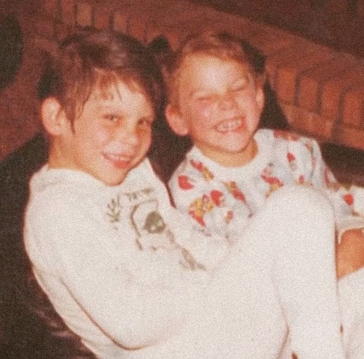 sorryimcarol's tweet image. The Menendez brothers suffered years of silent abuse. When they tried to break free, they were condemned without anyone seeing the pain they carried. They are not monsters; they are victims. Keeping them imprisoned is unjust. They deserve freedom.
#JusticeForErikAndLyle