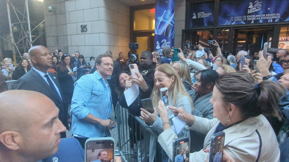 paleycenter's tweet image. @SamHeughan has arrived to The Paley Museum for #PaleyFest ! @Outlander_STARZ #Outlander
