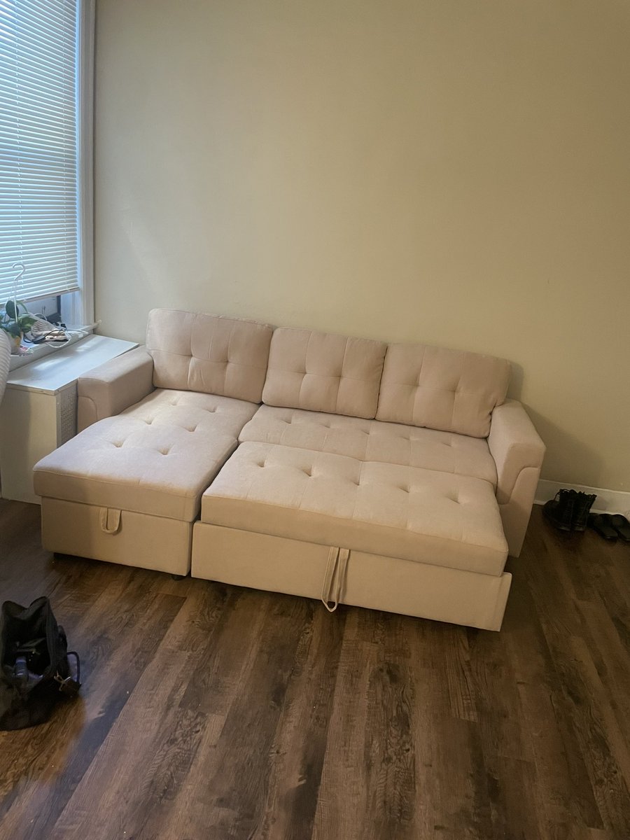 LikeAnAvalance's tweet photo. I got a couch. https://t.co/IXm6MAVarA