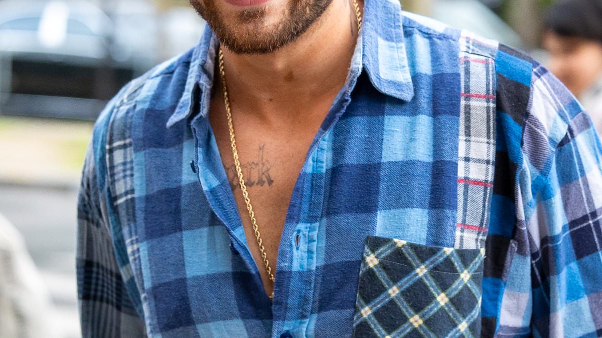 DailyMail's tweet photo. Liam Payne dead at 31: One Direction star dies 'after falling from hotel roof in Buenos Aires' https://t.co/ucyckcqJYx https://t.co/vi8m2Tppga